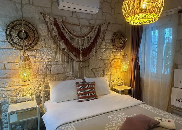 Hera Alacati Hotel *