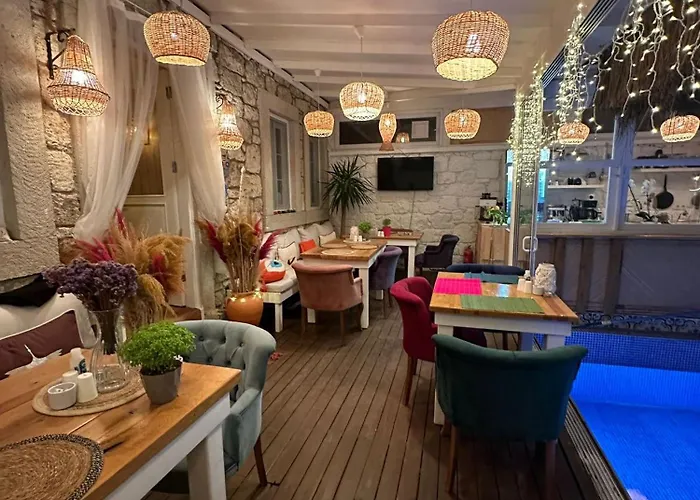 Hotel Hera Alacati *